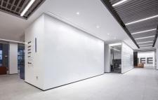 探访公牛集团慈溪市办公楼总部装修设计一览—小城市大杰作